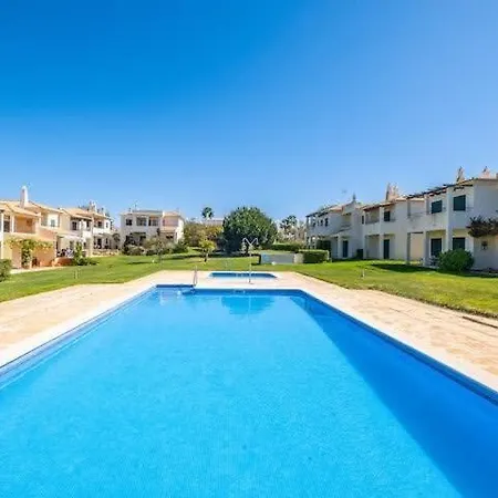 - Great Complex, Communal Pool Casa de Férias