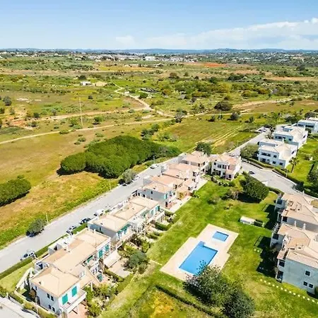 בית נופש - Great Complex, Communal Pool פרה