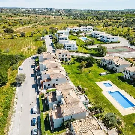 - Great Complex, Communal Pool Pêra