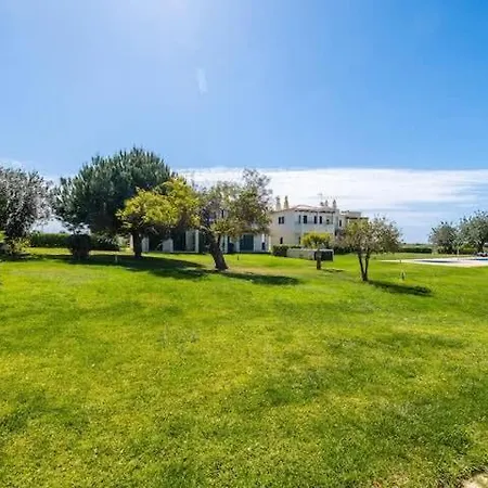 - Great Complex, Communal Pool *